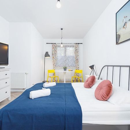 Premium Apartment Ludwinowska Kraków by Renters Exterior foto