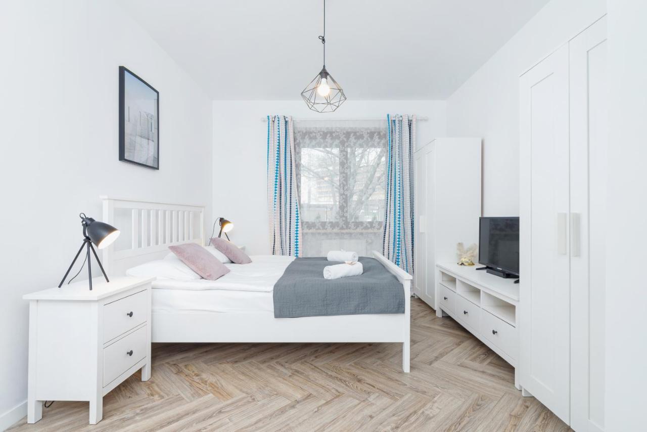 Premium Apartment Ludwinowska Kraków by Renters Exterior foto