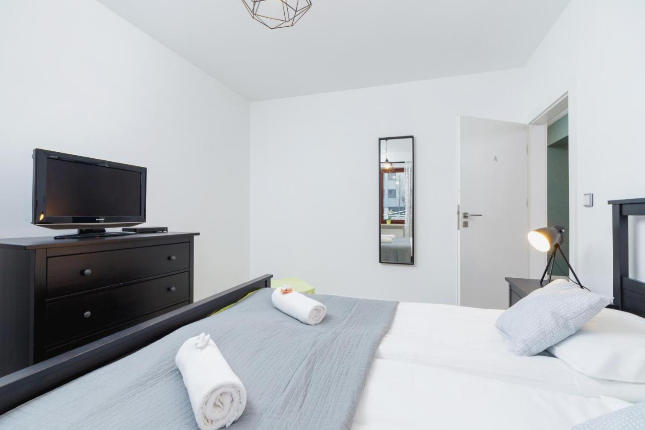 Premium Apartment Ludwinowska Kraków by Renters Exterior foto
